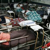 Home funcionarios denuncian colapso de urgencia adulto del hospital carlos van buren